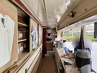 Man tgl 12.220 4x2bl combinatie marktkraam en trekker - afbeelding 9 van  43