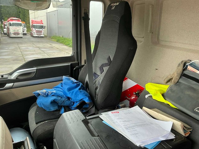 Man tgs 33.500 vrachtwagen met containerchassis - afbeelding 1 van  7