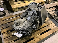 Man versnellingsbak zf ecolite s 5-42 - d002 - afbeelding 1 van  7