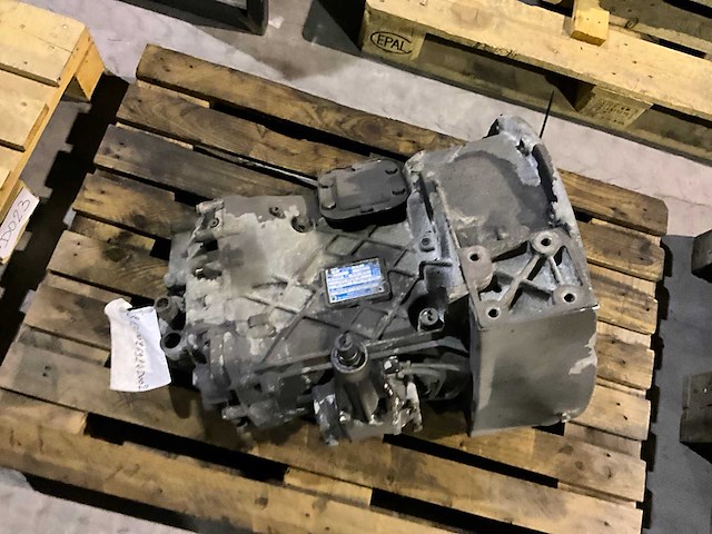 Man versnellingsbak zf ecolite s 5-42 - d002 - afbeelding 3 van  7