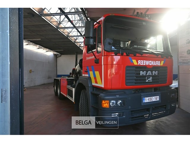 Man vrachtwagen met efa haakarm containersysteem en effer laadkraan - afbeelding 1 van  35