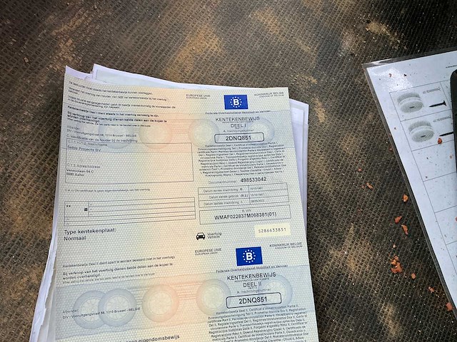 Man vrachtwagen met kraan - afbeelding 8 van  10