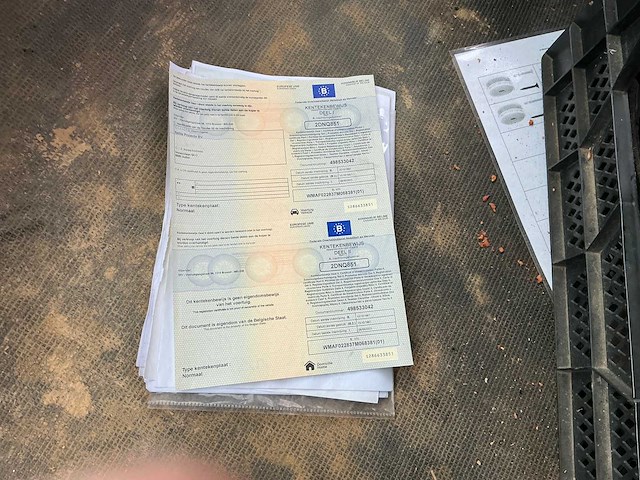 Man vrachtwagen met kraan - afbeelding 10 van  10