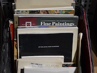 Mand diverse kunstmagazines - afbeelding 1 van  1