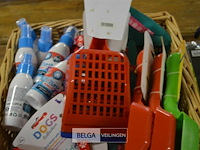 Mandje met inhoud partij honden benodigdheden - afbeelding 2 van  3