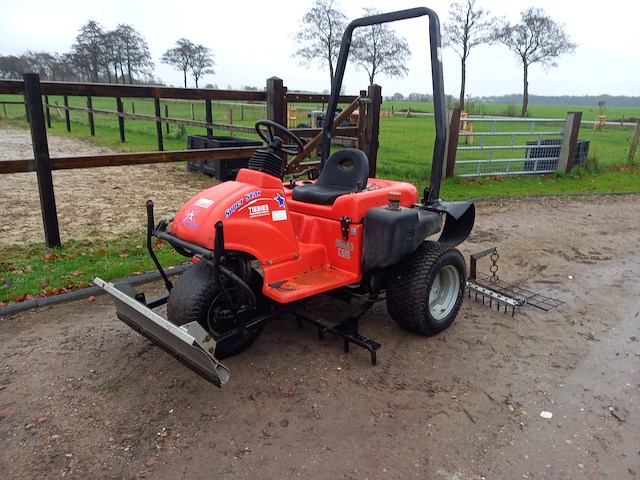 Manege bakvlakker smithco 43-001-b diesel 19pk 2009 - afbeelding 1 van  1