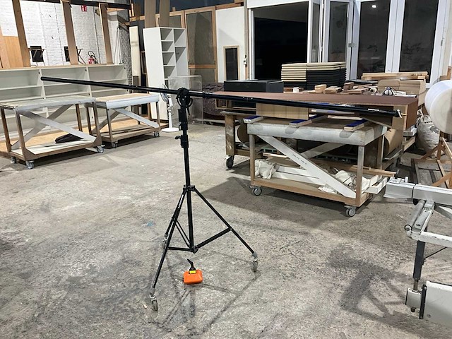 Manfrotto giraf met statief - afbeelding 1 van  9