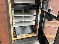 Mannamatic broodautomaat - vending machine (functioneel) - afbeelding 10 van  13