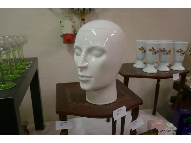 Mannenhoofd in porselein - afbeelding 1 van  1