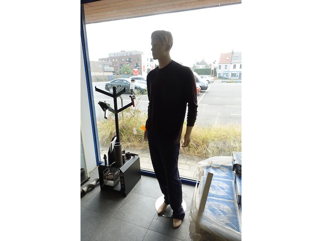 Mannequin - afbeelding 1 van  5
