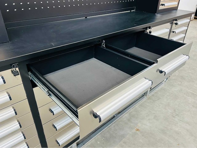 Mantall - 2026 - xe59mini - schaarhoogwerker 5.9m elektrisch - afbeelding 3 van  3