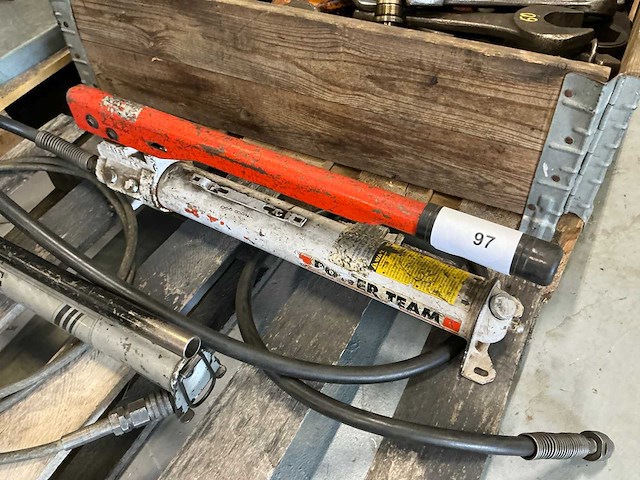 Manueel hydraulische pomp (2x) - afbeelding 2 van  2