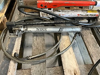 Manueel hydraulische pomp (2x) - afbeelding 2 van  3