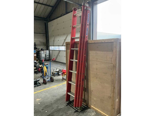 Manutrucks 3-delige houten steekladder 3x8 - afbeelding 2 van  4