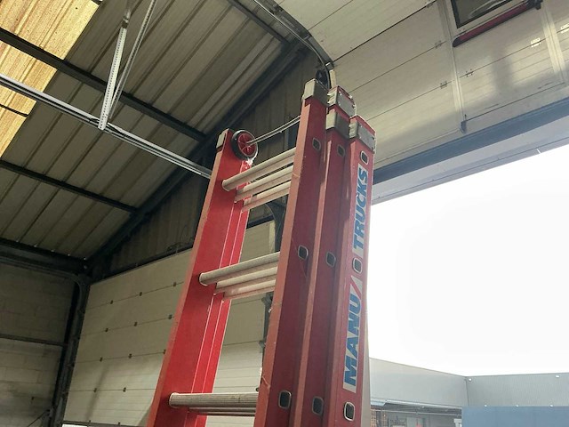 Manutrucks 3-delige houten steekladder 3x8 - afbeelding 4 van  4