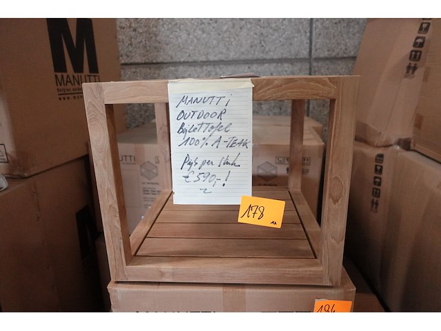 Manutti outdoor bijzettafel teak - afbeelding 1 van  4