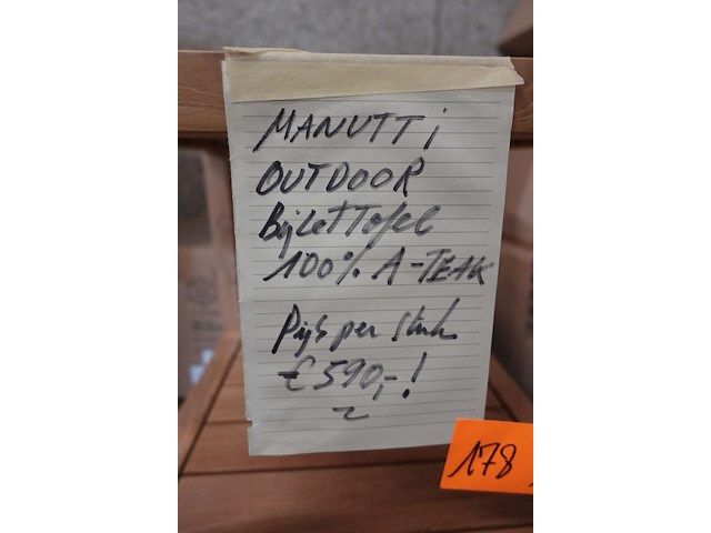 Manutti outdoor bijzettafel teak - afbeelding 4 van  4