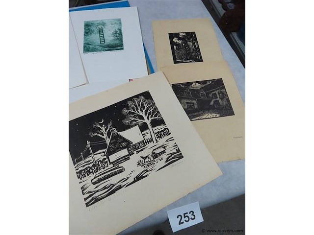 Map gevuld met diverse werken volgens foto's - afbeelding 3 van  9