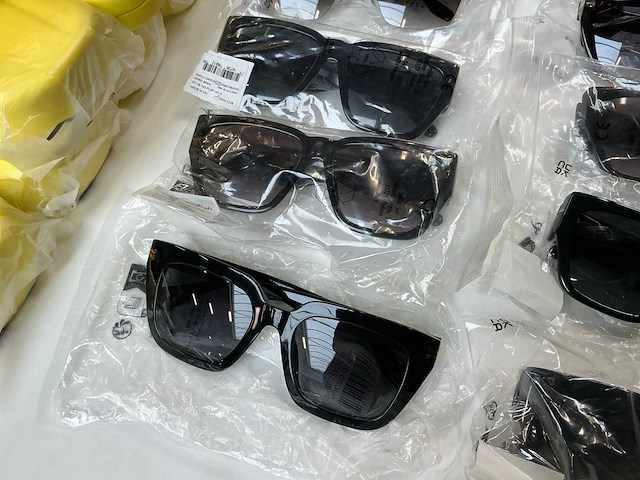 Marc jacobs zonnebril (16x) - afbeelding 6 van  10