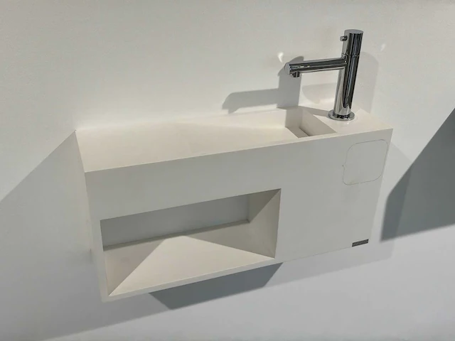 Marike - christal plant - basin - afbeelding 1 van  8