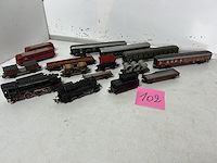 Marklin speelgoedtrein: locomotieven en wagons - afbeelding 1 van  5