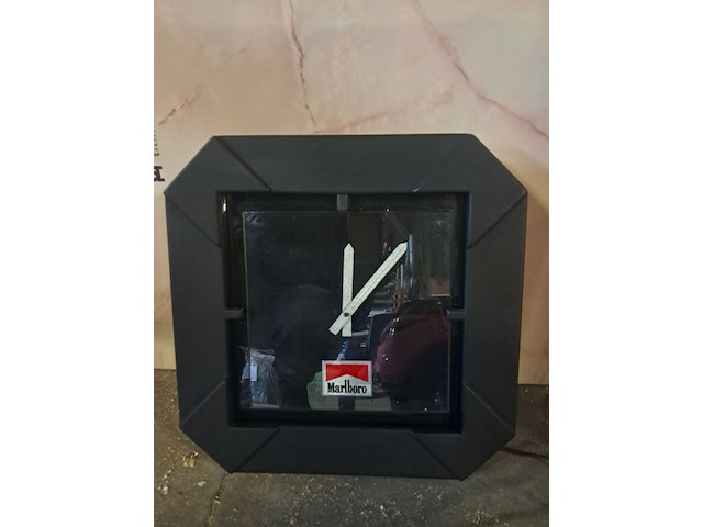 Marlboro uurwerk met verlichting werkend - afbeelding 4 van  5
