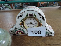 Marmeren ei, klokje en dekselpotje - afbeelding 2 van  5