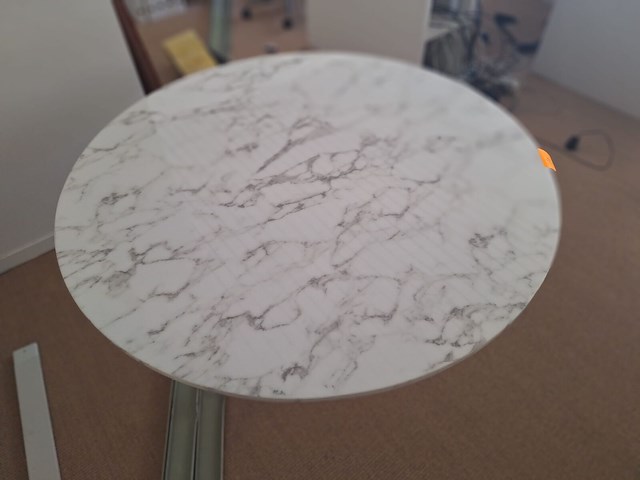 Marmeren tafel - afbeelding 1 van  3