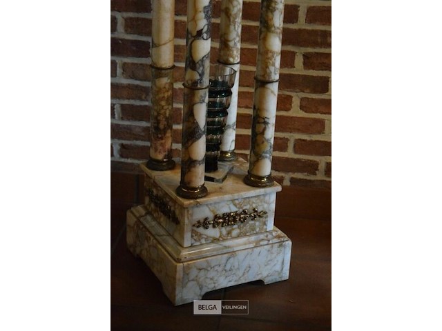 Marmeren zuil met jezus christus h=±150cm - afbeelding 4 van  5