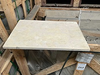 Marokkaans beige natuursteen tuintegel - afbeelding 1 van  5