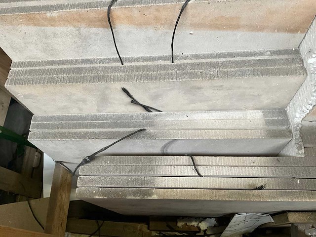 Marokkaans beige natuursteen tuintegel - afbeelding 3 van  5