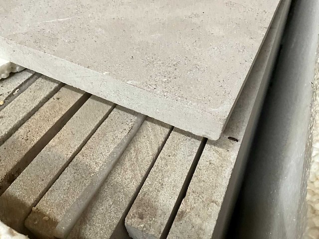 Marokkaans beige natuursteen tuintegel - afbeelding 3 van  3