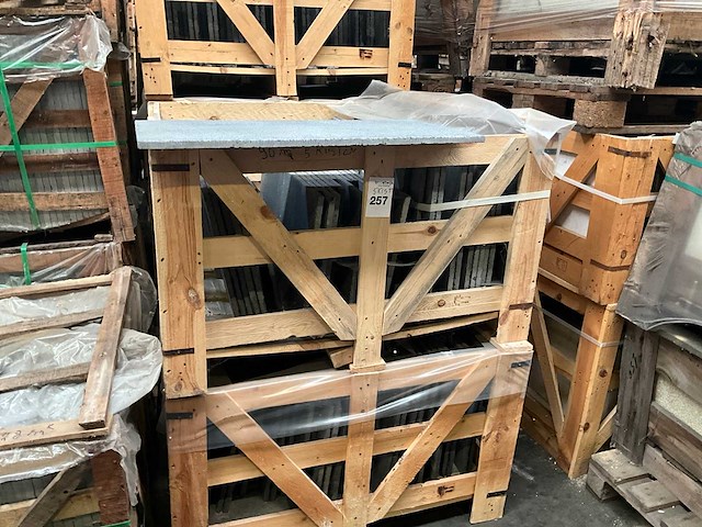 Marokkaans blauwsteen natuursteen tuintegel - afbeelding 2 van  2