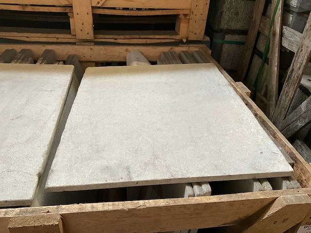 Marokkaans grijs natuursteen tuintegel - afbeelding 1 van  3