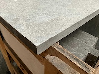 Marokkaans grijs natuursteen tuintegel - afbeelding 2 van  5