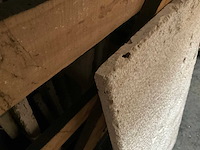 Marokkaanse travertin natuursteen tuintegel - afbeelding 2 van  4