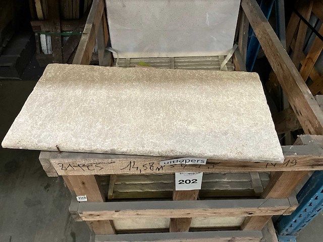 Marokko beige natuursteen tuintegel - afbeelding 1 van  2