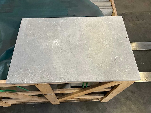 Marokko grijs natuursteen tuintegel - afbeelding 1 van  3