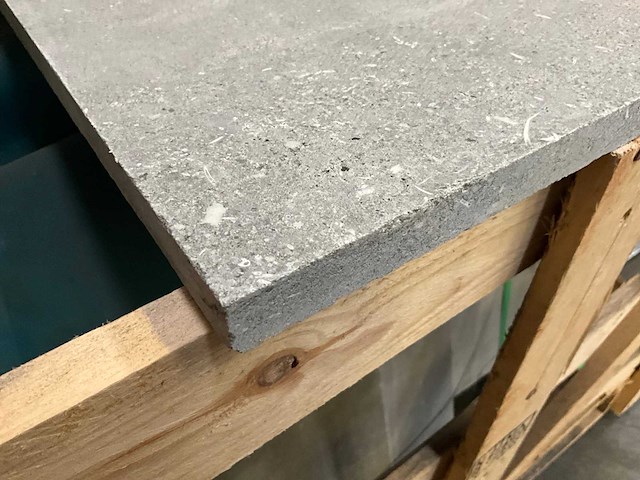 Marokko grijs natuursteen tuintegel - afbeelding 2 van  3