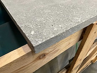 Marokko grijs natuursteen tuintegel - afbeelding 2 van  3