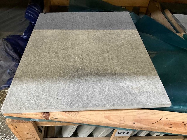 Marokko grijs natuursteen tuintegel - afbeelding 1 van  4