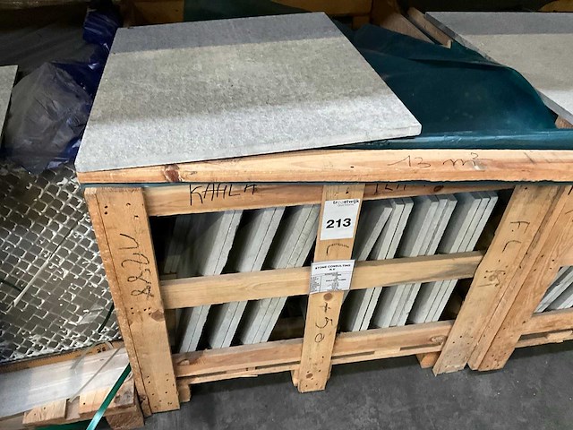 Marokko grijs natuursteen tuintegel - afbeelding 3 van  4