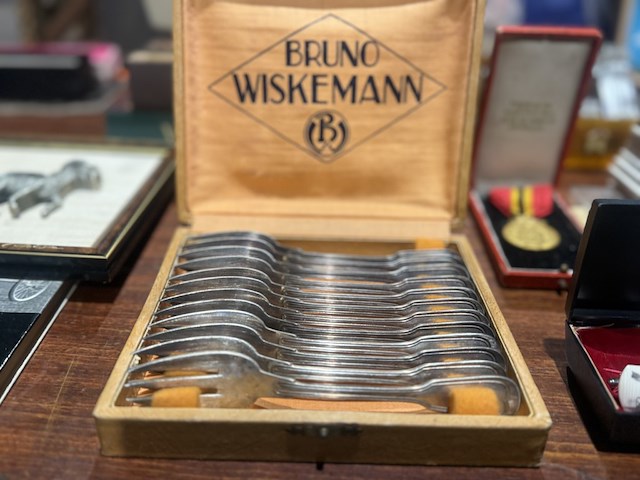 Marquant vintage trapauto met takel en bel - afbeelding 1 van  7