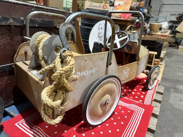 Marquant vintage trapauto met takel en bel - afbeelding 5 van  7