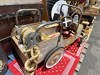 Marquant vintage trapauto met takel en bel - afbeelding 6 van  7