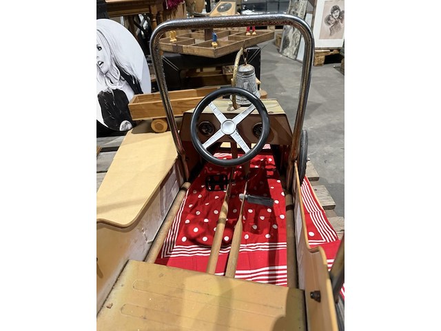 Marquant vintage trapauto met takel en bel - afbeelding 7 van  7