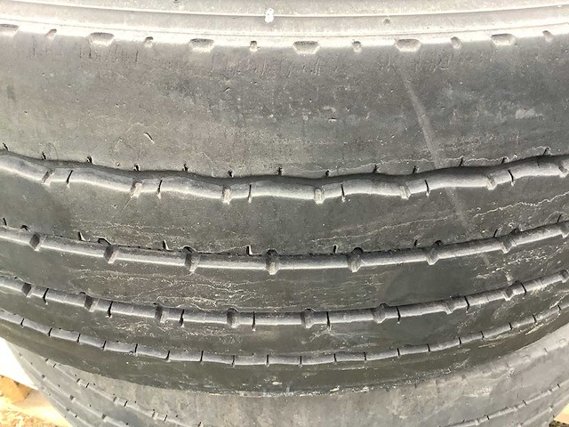Marshal krs50 vrachtwagenband 315/70r22.5 (2x) - afbeelding 4 van  5