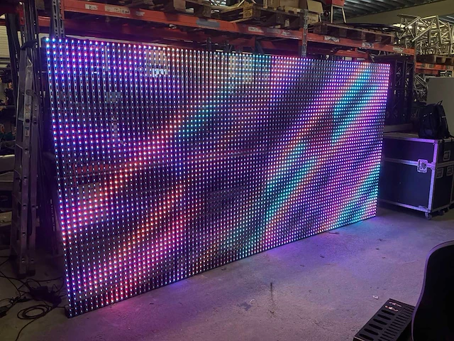 Martin - lc 2140 - led video screen 84m2 (40x) - afbeelding 1 van  17