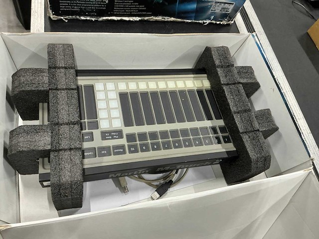 Martin m-touch lichtcontroller - afbeelding 1 van  4