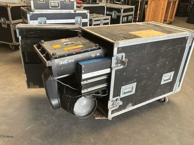 Martin mac 2000 lyre in één stuk - afbeelding 1 van  10